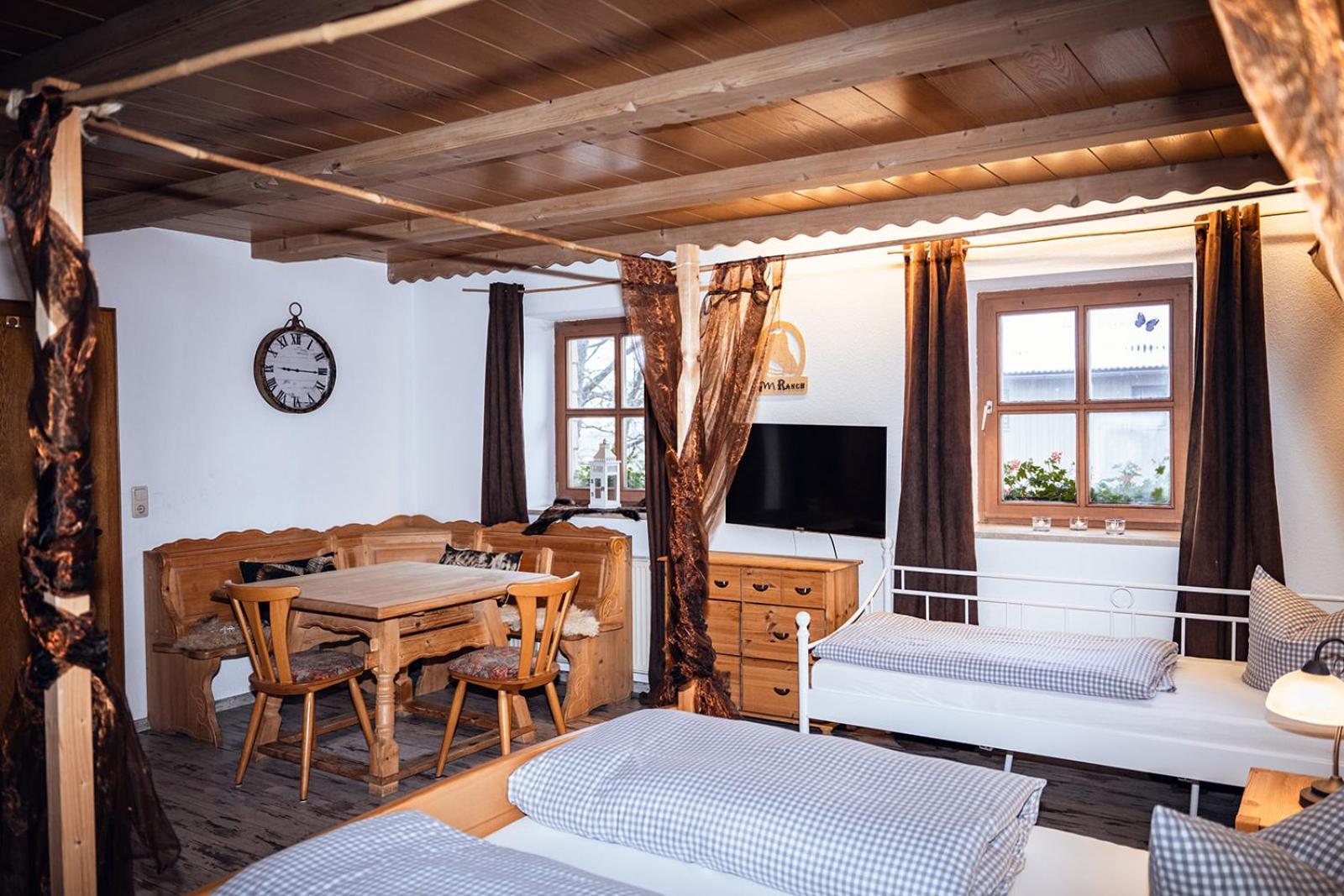 Landhotel Zum Matthiasl Bischofsreut Exterior foto
